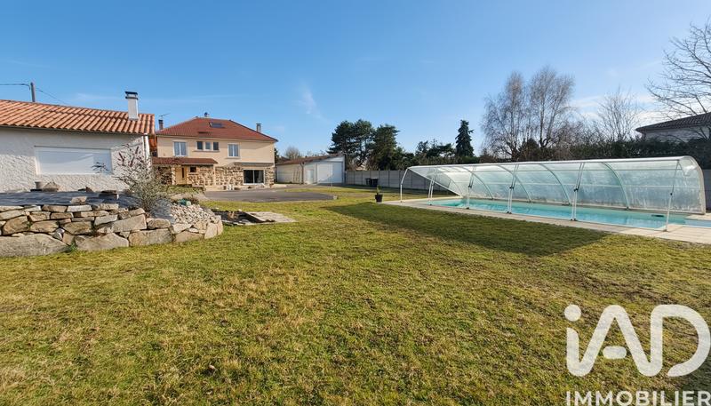 Maison - 211 m² - 6 pièces