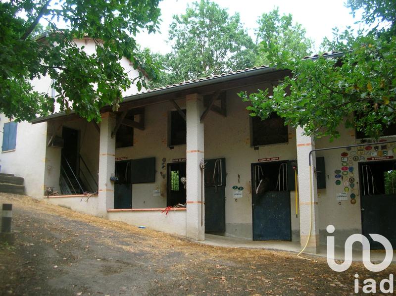 Maison - 300 m² - 15 pièces