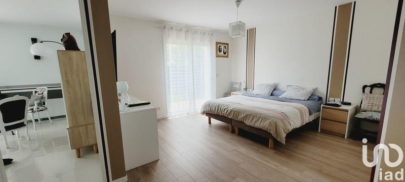 Maison - 240 m² - 9 pièces