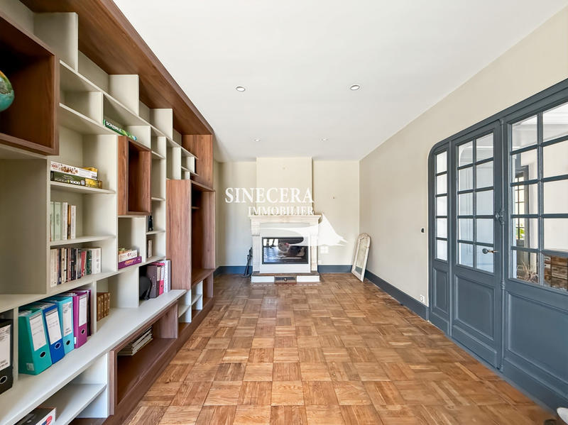 Maison - 360 m² - 14 pièces