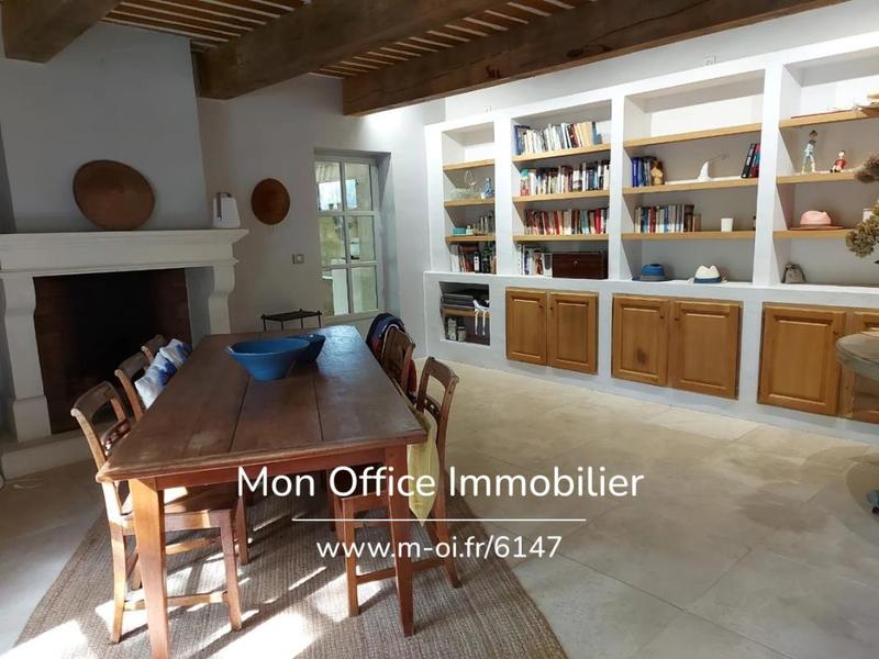 Propriété - 290 m² - 9 pièces