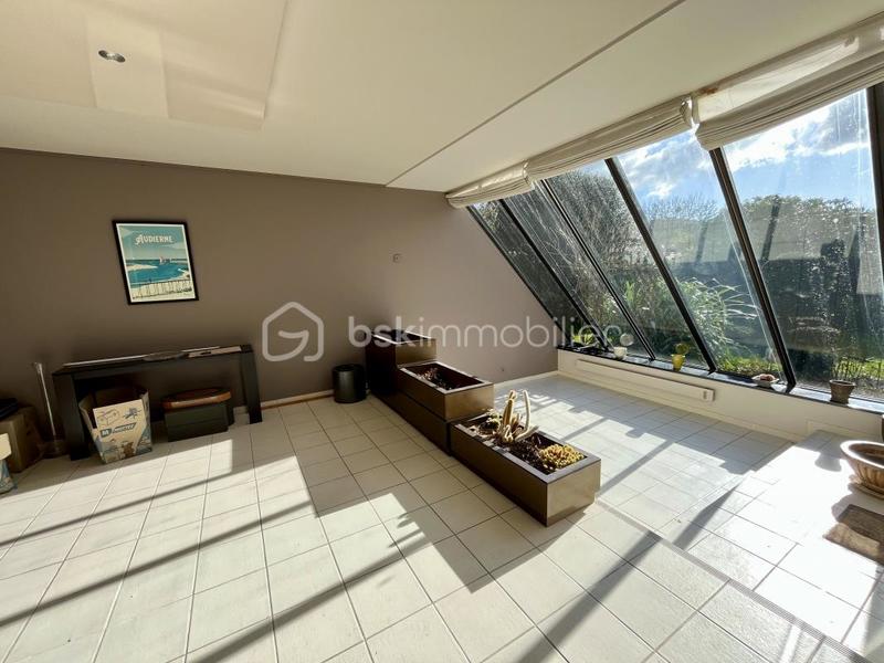 Maison - 258 m² - 9 pièces