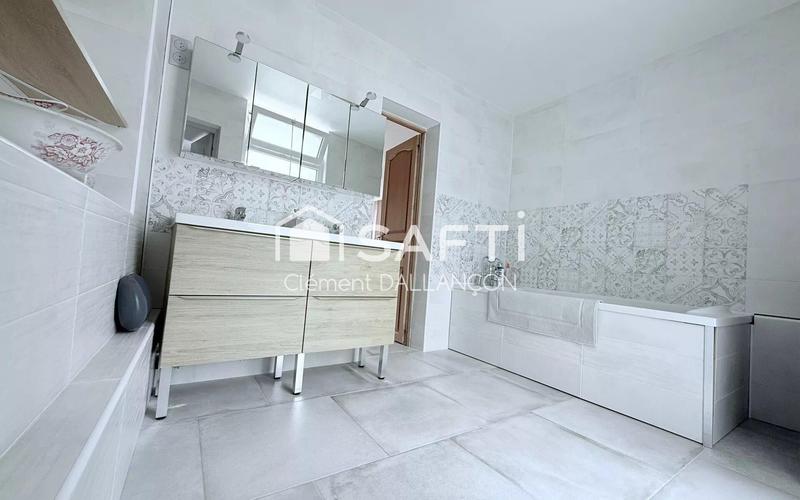 Maison - 210 m² - 6 pièces