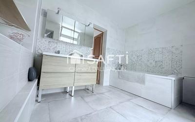 Maison - 210 m² - 6 pièces