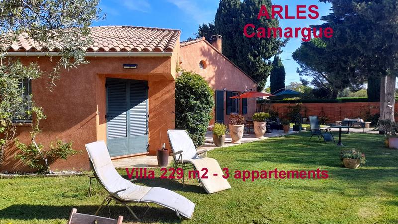 Propriété - 229 m² - 9 pièces