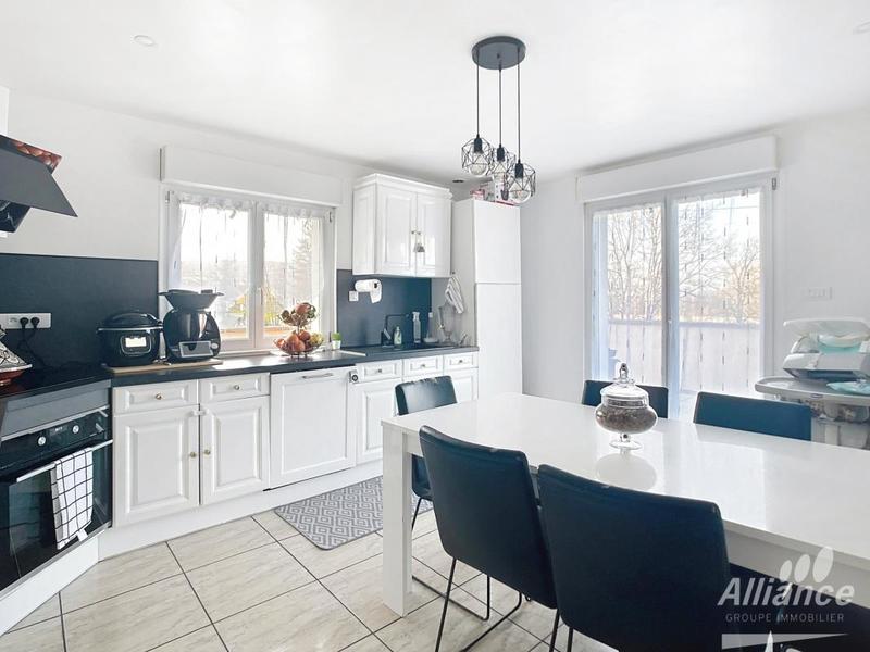 Maison - 222 m² - 9 pièces