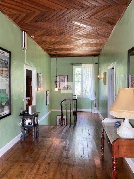 Maison - 283 m² - 8 pièces