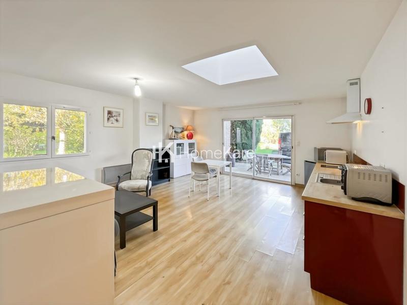 Maison - 327 m² - 7 pièces