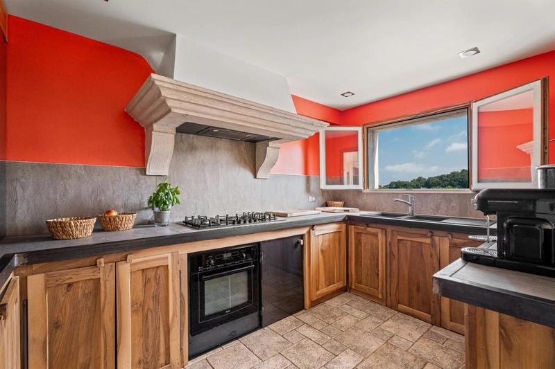 Villa - 300 m² - 4 pièces