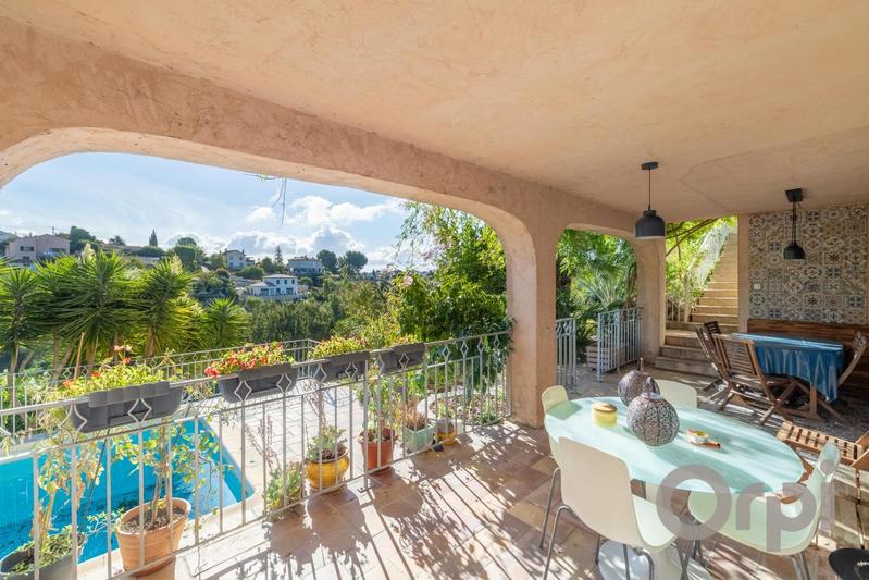 Villa - 190 m² - 6 pièces