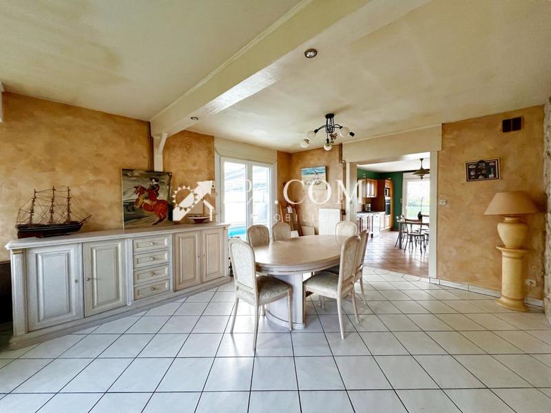 Maison - 140 m² - 5 pièces