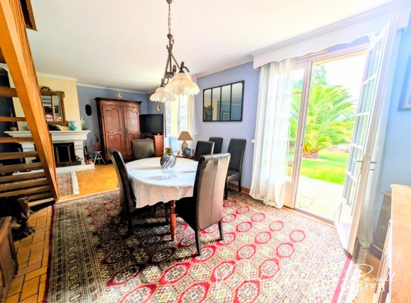 Maison - 190 m² - 6 pièces