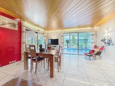 Maison - 225 m² - 5 pièces