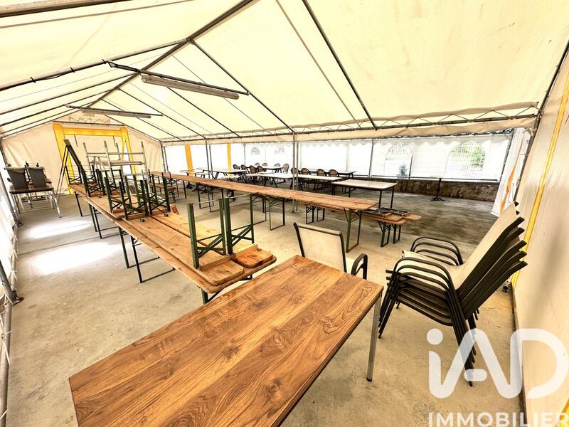 Terrain - 68 672 m²