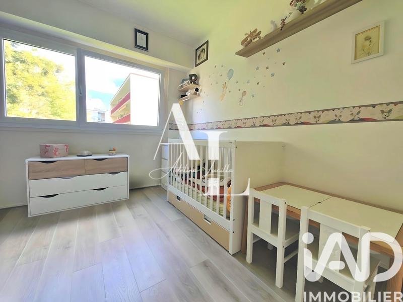 Appartement - 95 m² - 5 pièces