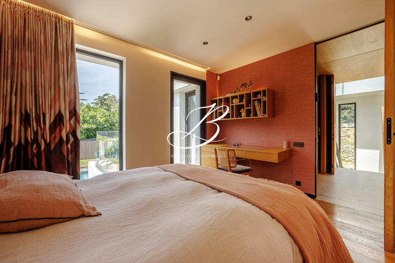 Maison - 265 m² - 5 pièces