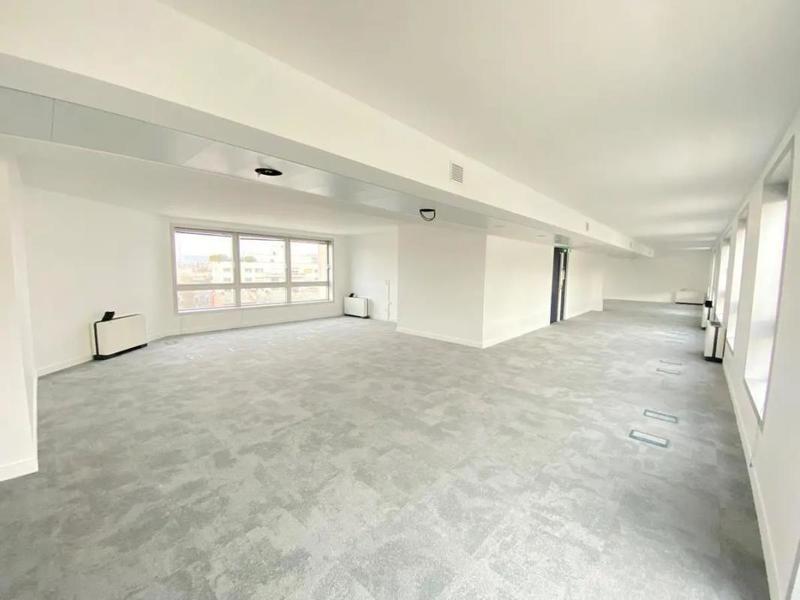 Bureau - 1 562 m²