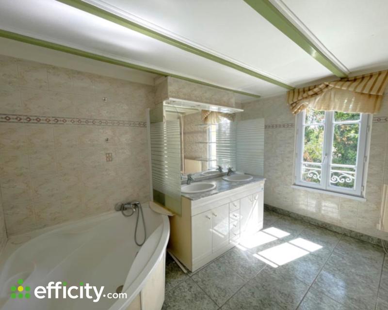 Demeure - 130 m² - 6 pièces