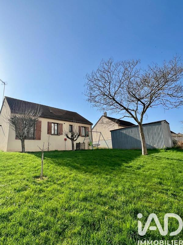 Maison - 90 m² - 5 pièces