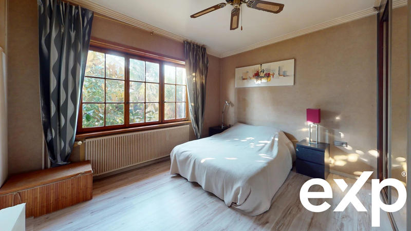 Maison - 210 m² - 7 pièces