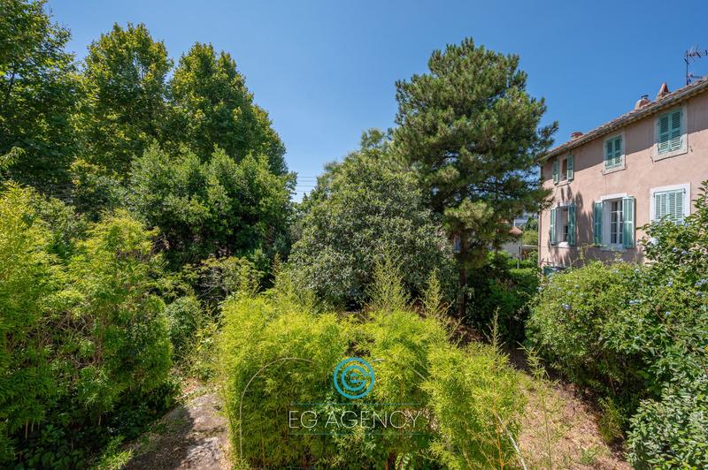 Maison - 280 m² - 7 pièces