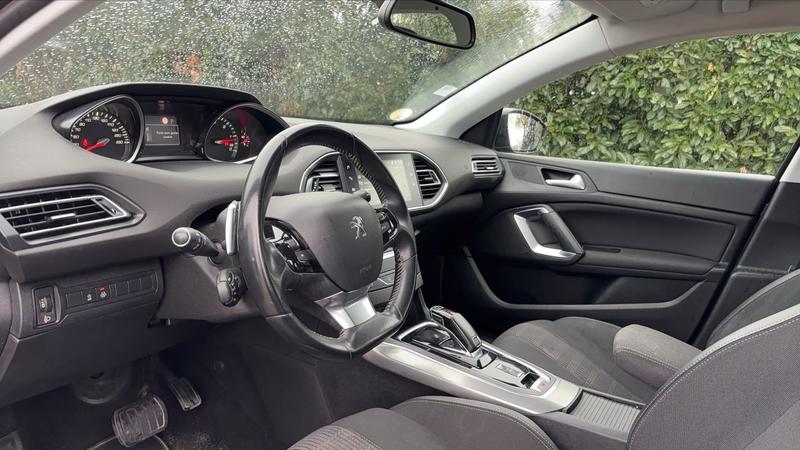 Peugeot 308 II 1.5 BlueHDi 130 Eat8 Allure Pack