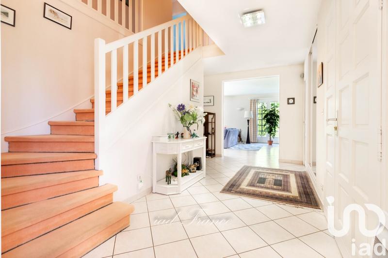 Maison - 246 m² - 9 pièces