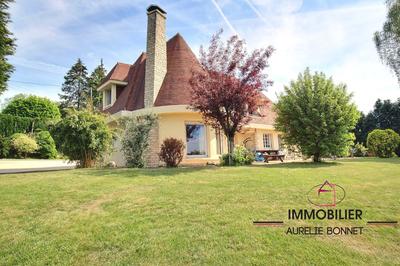 Maison - 203 m² - 6 pièces