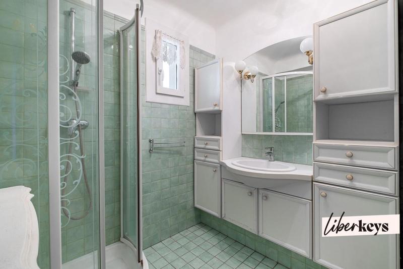 Appartement - 105 m² - 7 pièces