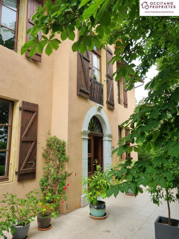 Maison - 212 m² - 12 pièces