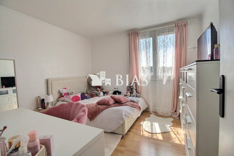 Appartement - 85 m² - 5 pièces