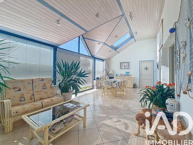 Maison - 222 m² - 11 pièces