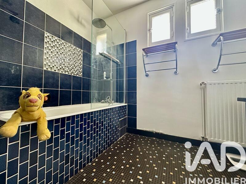 Maison - 140 m² - 5 pièces