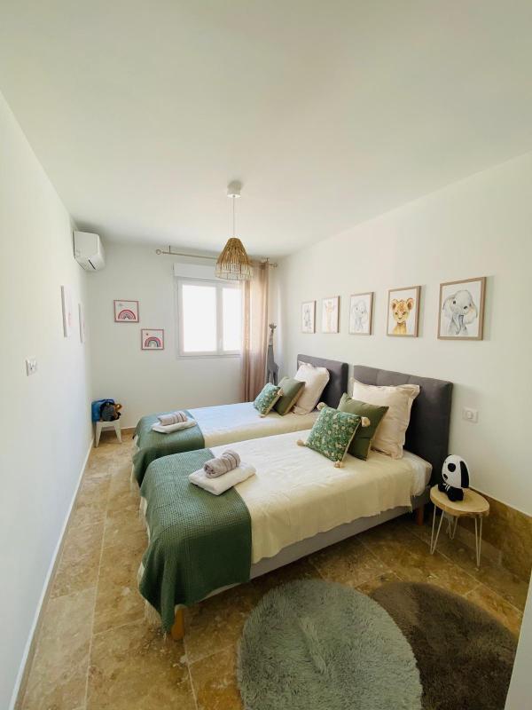 Propriété - 240 m² - 10 pièces