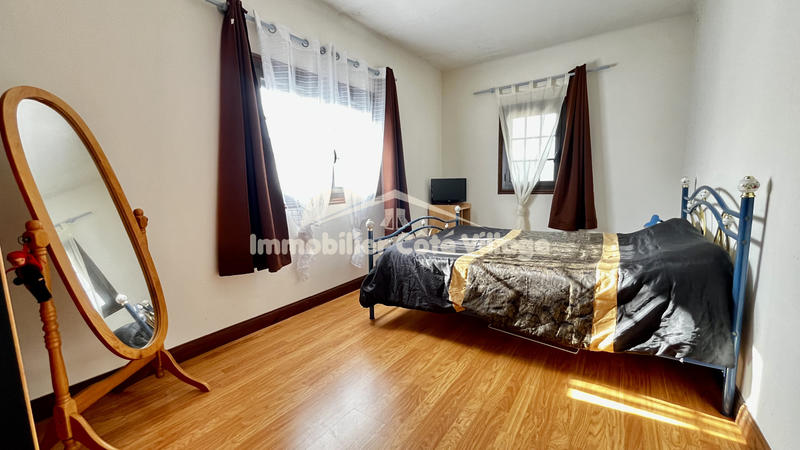 Propriété - 208 m² - 8 pièces