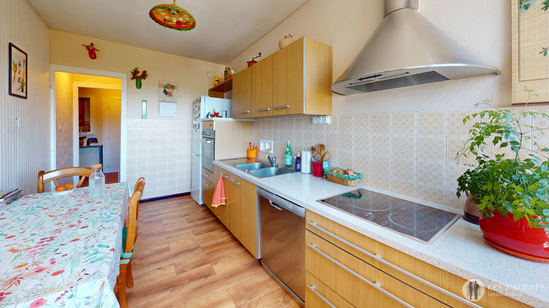 Appartement - 102 m² - 4 pièces