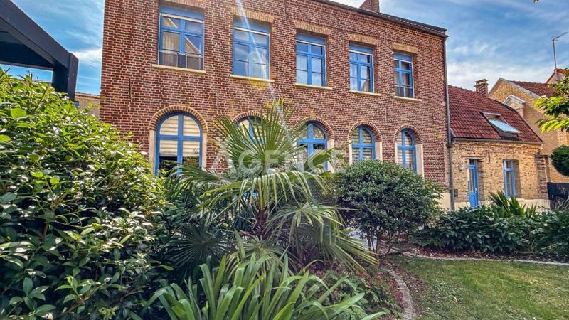 Maison bourgeoise - 250 m² - 9 pièces