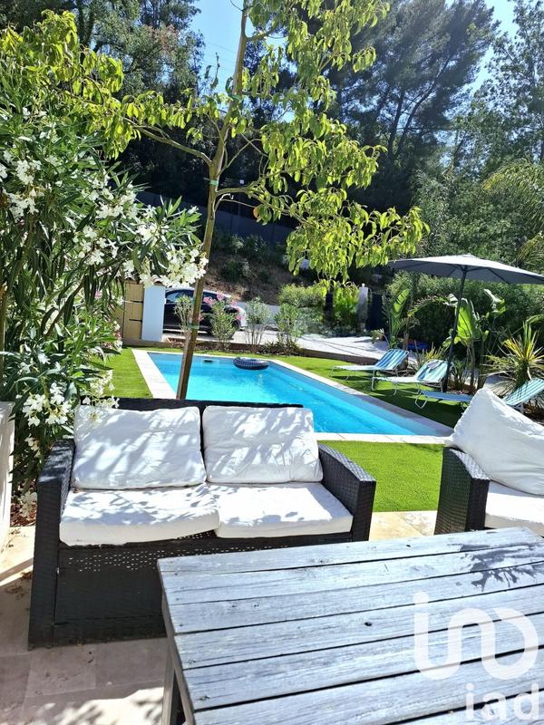 Maison - 140 m² - 5 pièces