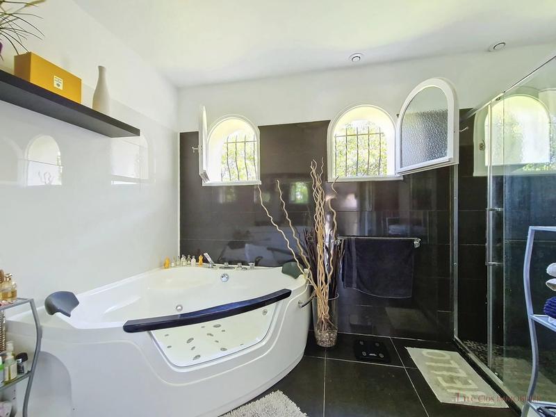 Maison - 170 m² - 6 pièces