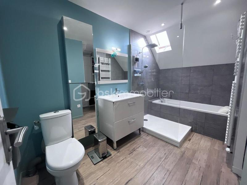 Maison traditionnelle - 93 m² - 6 pièces