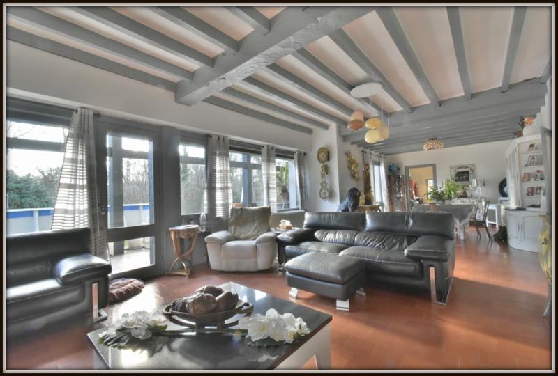 Maison - 266 m² - 9 pièces