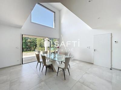 Maison - 186 m² - 6 pièces