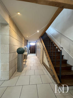 Maison - 300 m² - 10 pièces