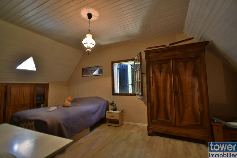 Maison - 228 m² - 8 pièces