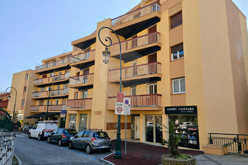 Local commercial - 45 m² - 2 pièces