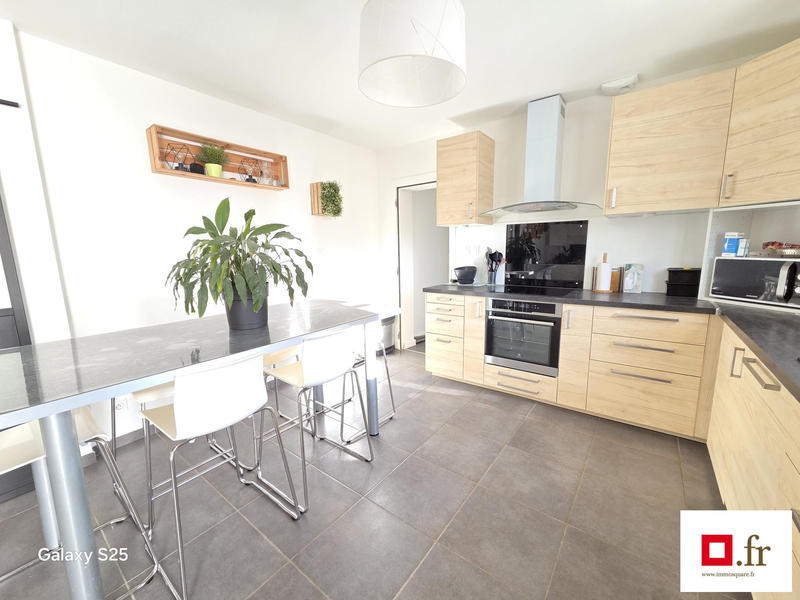 Maison - 98 m² - 5 pièces