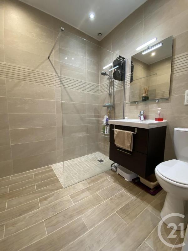 Pavillon - 100 m² - 5 pièces