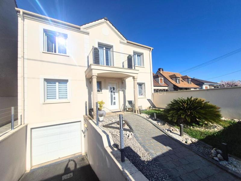 Maison - 150 m² - 7 pièces