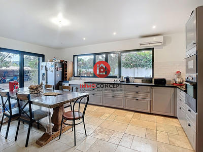 Maison - 122 m² - 4 pièces