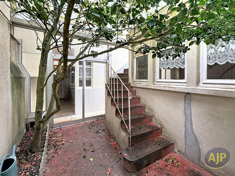 Maison - 121 m² - 6 pièces